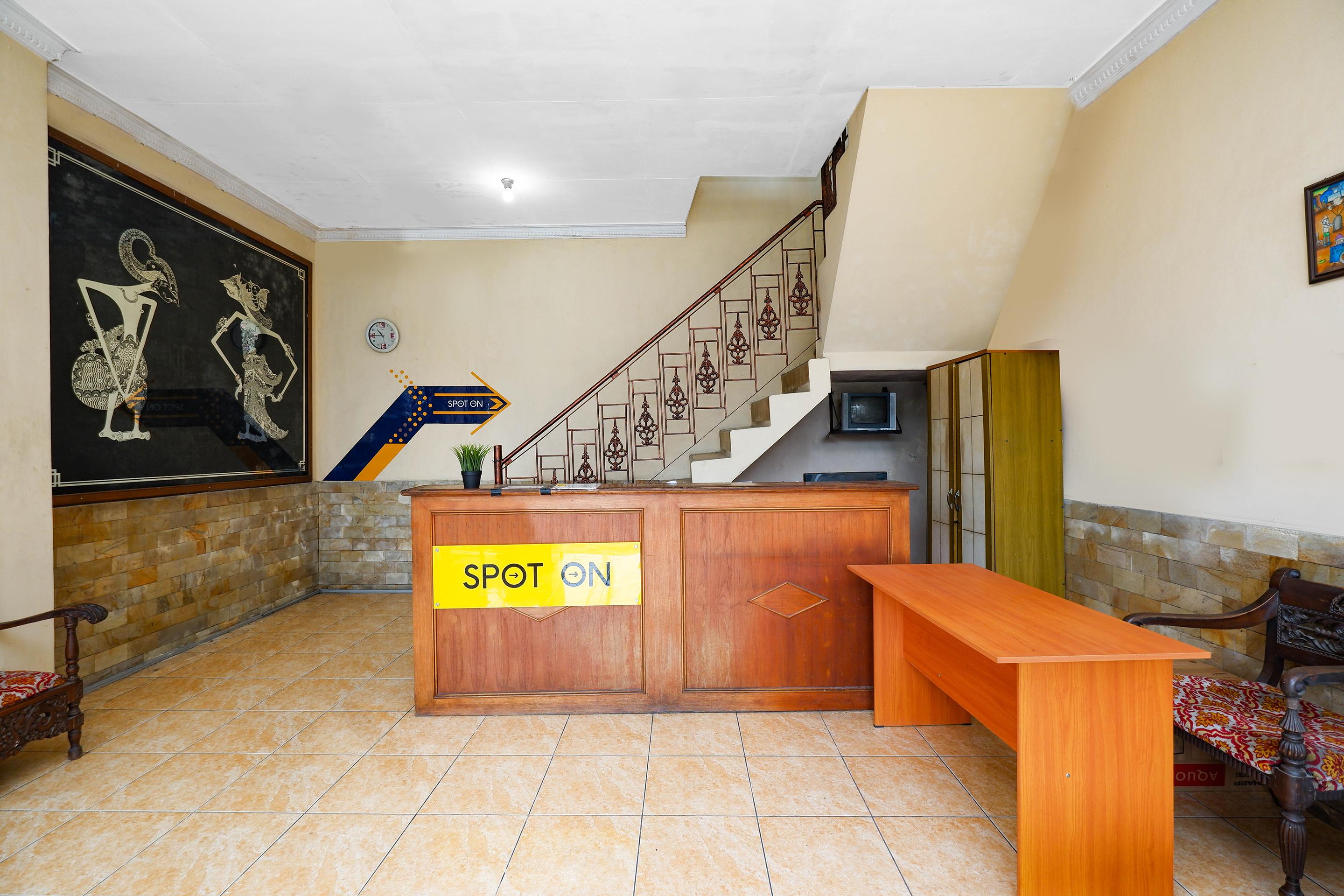 Spot On 2011 Hotel Mekar Sari Surakarta  Exterior photo